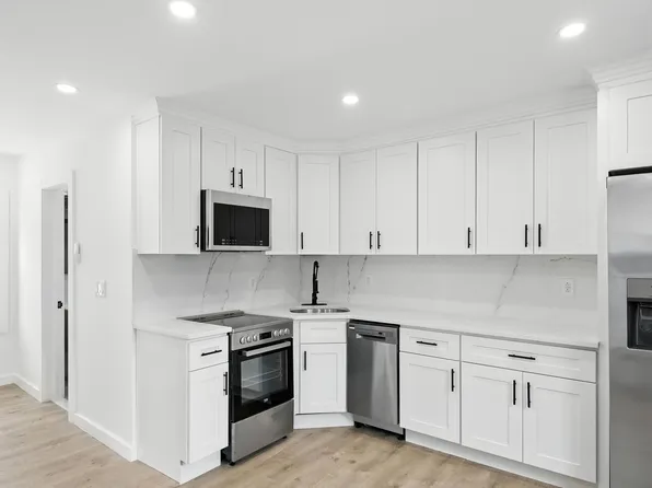 230-15 87th Avenue image 2 of 9