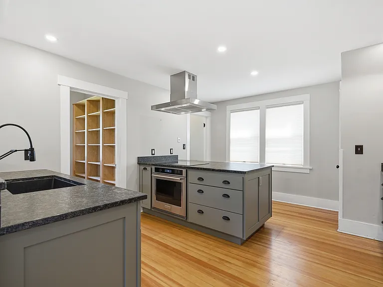 1154 Hotz Ave — Photo 6