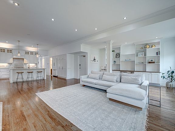 2nd image of 351 W Dickens Ave APT 3E
