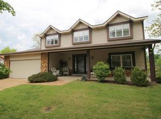 717 Oak Meadows Ct, Ballwin, MO 63021