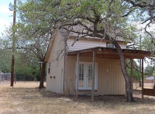 671 Lakeshore Ln, Bandera, TX 78003