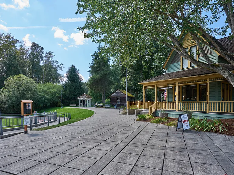 Park at Bothell Landing Historical Museum