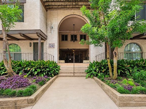 2nd image of 505 W 7th St APT 308