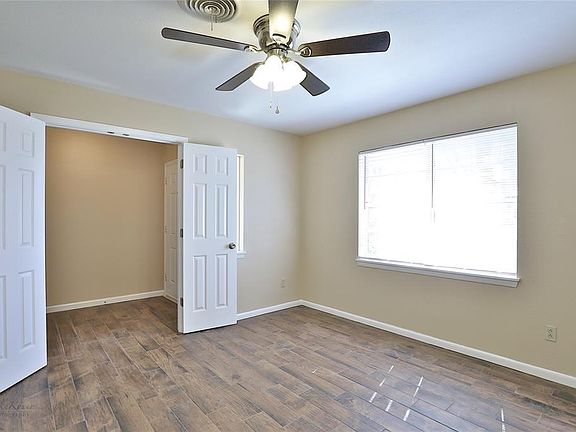5th image of 2518 S 38th St