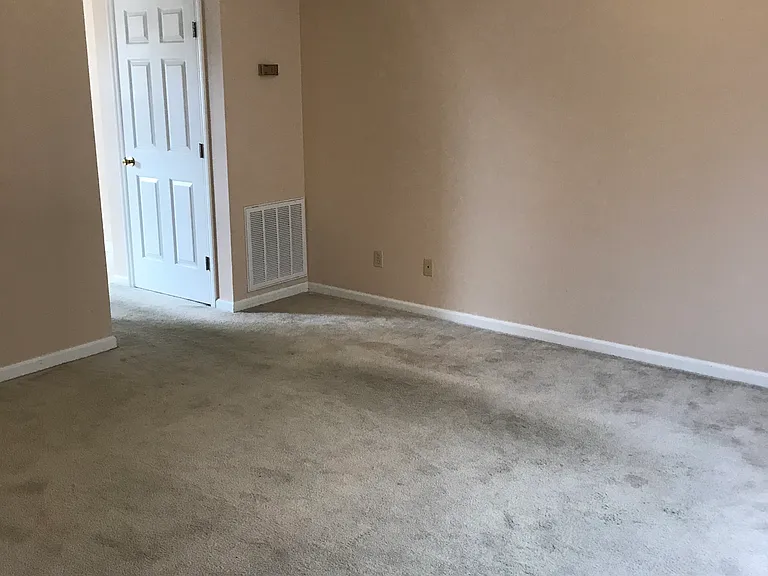 220 Pepperhill Dr — Photo 7