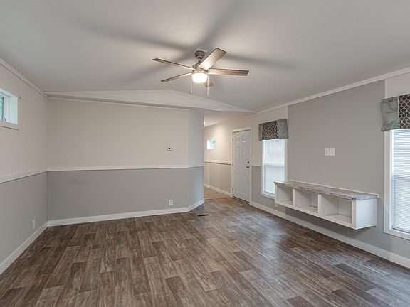 3rd image of 120 Nancy Ln