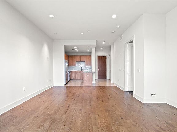 3rd image of 3100 W 7th St APT 609