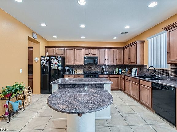 3rd image of 8041 Redbud Vine St
