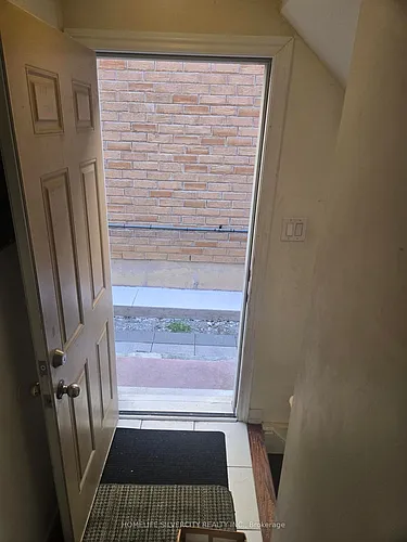21 Rouge St Photo 1