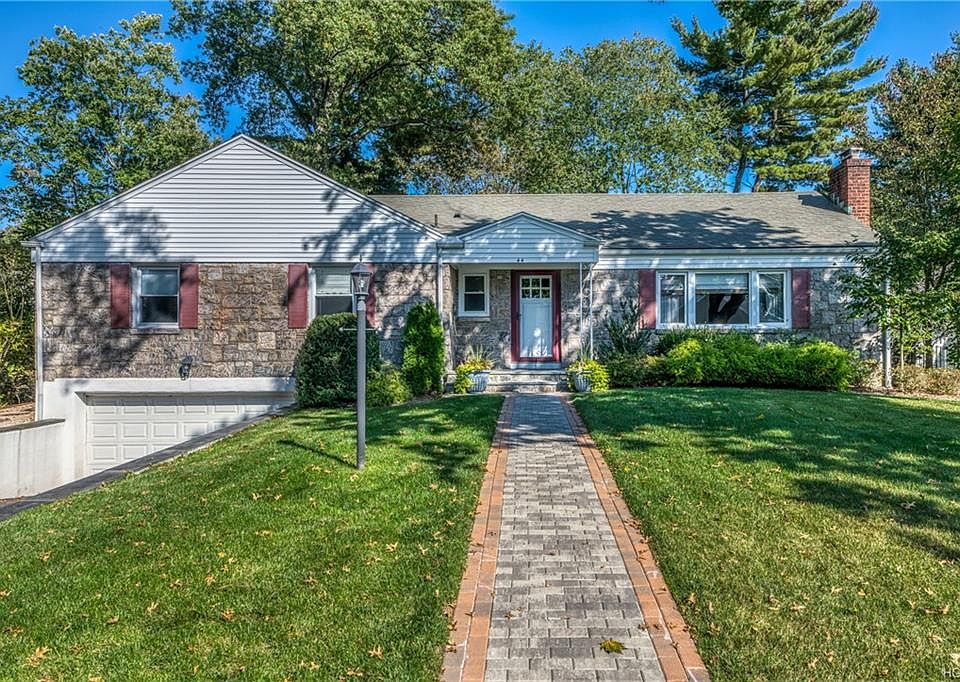 1st image of 44 Wilmot Cir
