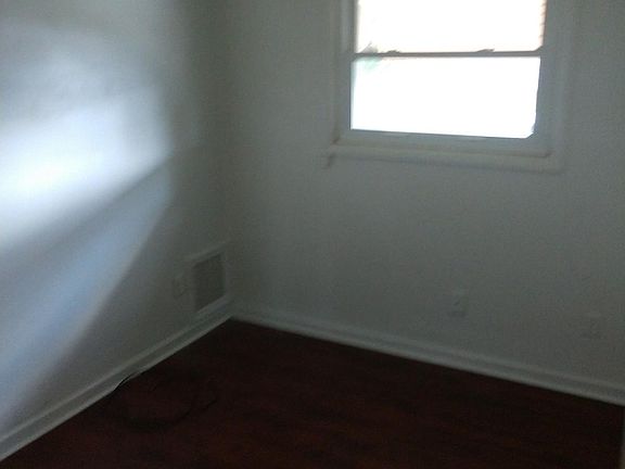 2nd image of 974 Waverly Dr
