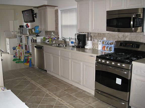 New Kitchen w/ New Stainless
