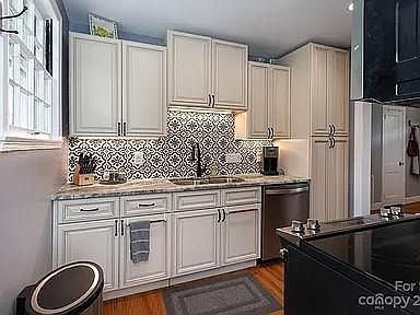 4th image of 1815 Cochran Pl