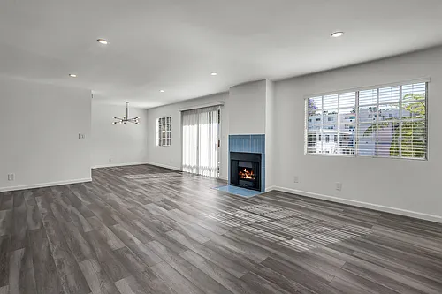 Floor plan Front Corner Unit