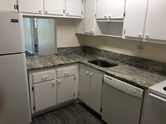 Photo 2 of 3 - 1421 NW 45th St #7 - Pompano Beach, FL Building Photo - 1421 NW 45th St #7