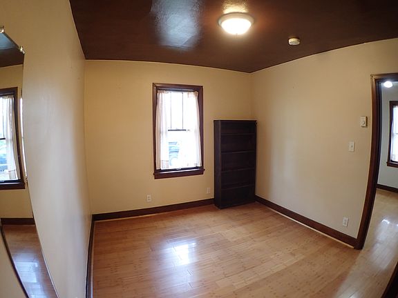 4th image of 854 N 7th St