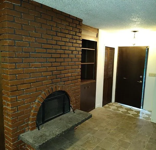 413 W Holland Ave #1 — Photo 1