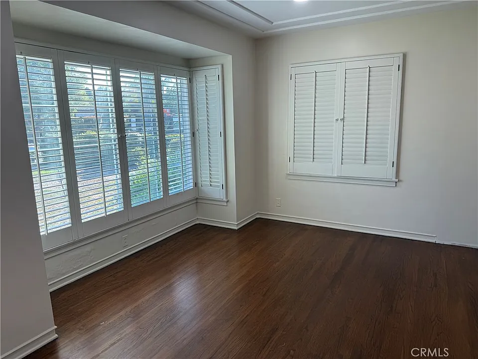 339 W Las Flores Ave