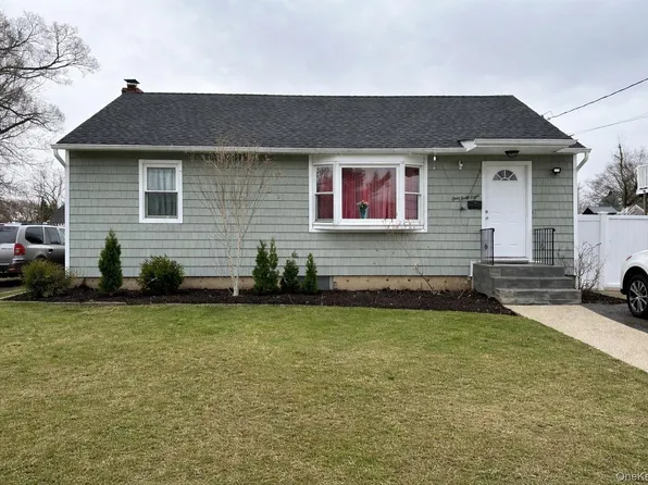 148 E Booker Avenue, Wyandanch, NY 11798