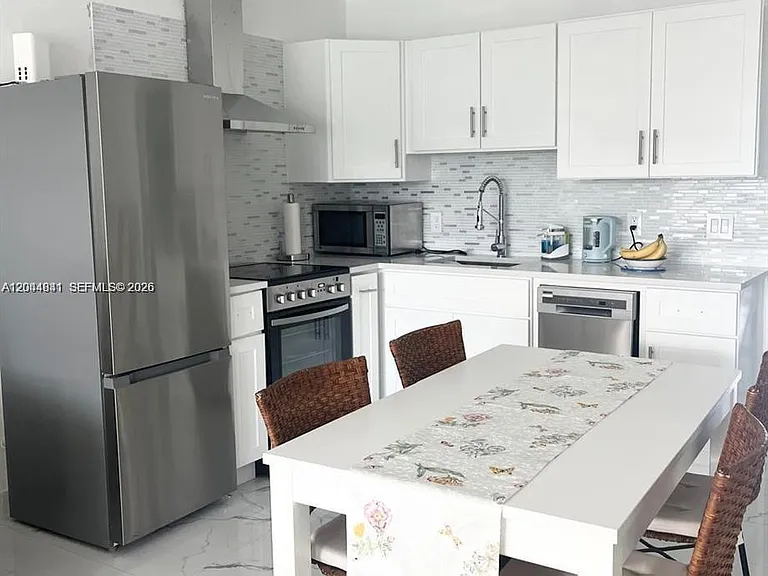 340 Oakridge S #340 — Photo 5