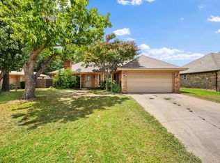 8 Cimarron Dr, Trophy Club, TX 76262