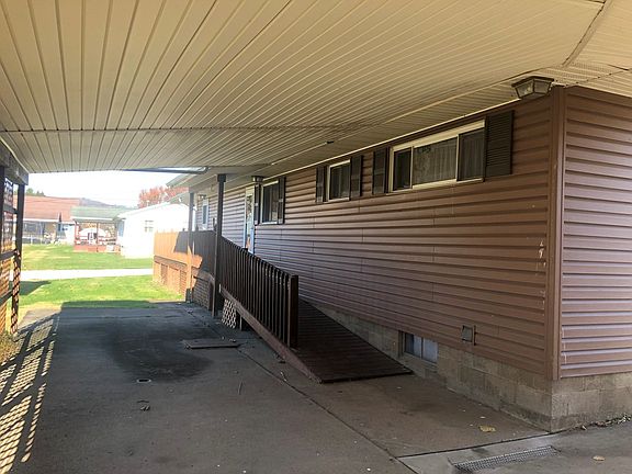 5th image of 610 Susan St