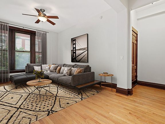 5th image of 1009 N Washtenaw Ave #2S