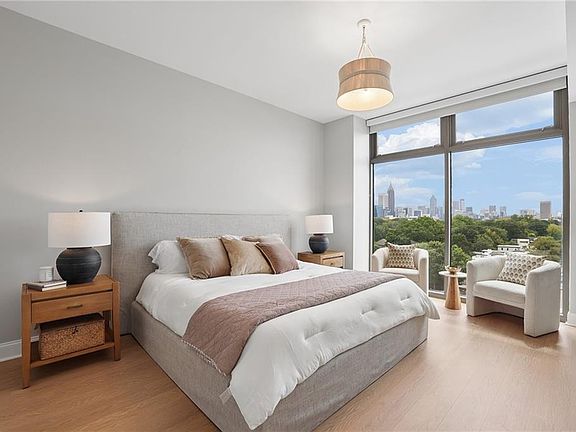 4th image of 270 17th St NW Unit 909