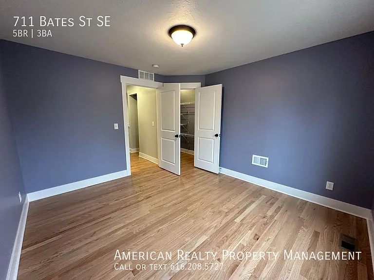 711 Bates St SE — Photo 10