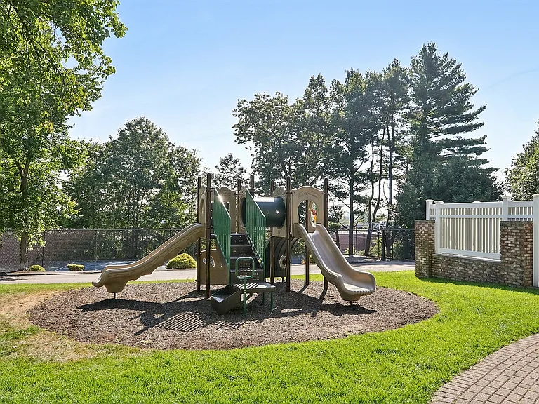 30-web-or-mls-Silver Dr-1408-930