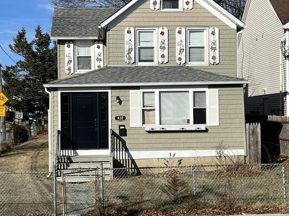 432 Lincoln Street, Riverhead, NY 11901