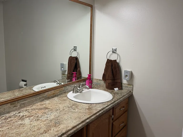 1036 Churchill Dr — Photo 25