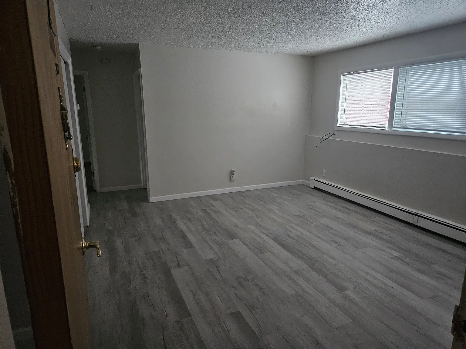 8 bed, 3500 sqft, $1,475 — Photo 4