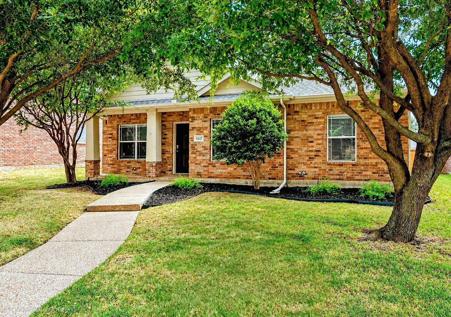 Panther Creek Neighborhood North Frisco!! — Photo 2