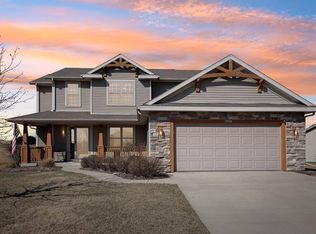 N8201 Woody Ln, Ixonia, WI 53036