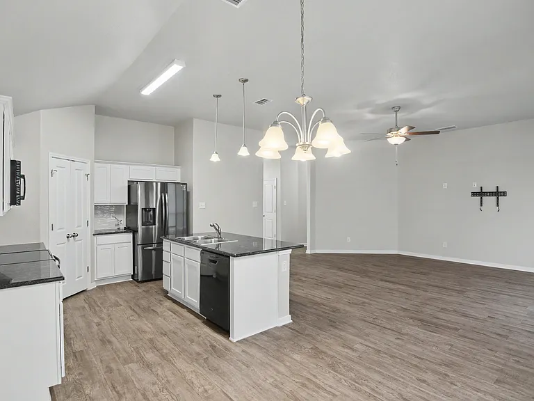 1250 Lakeway Crossing Dr — Photo 6