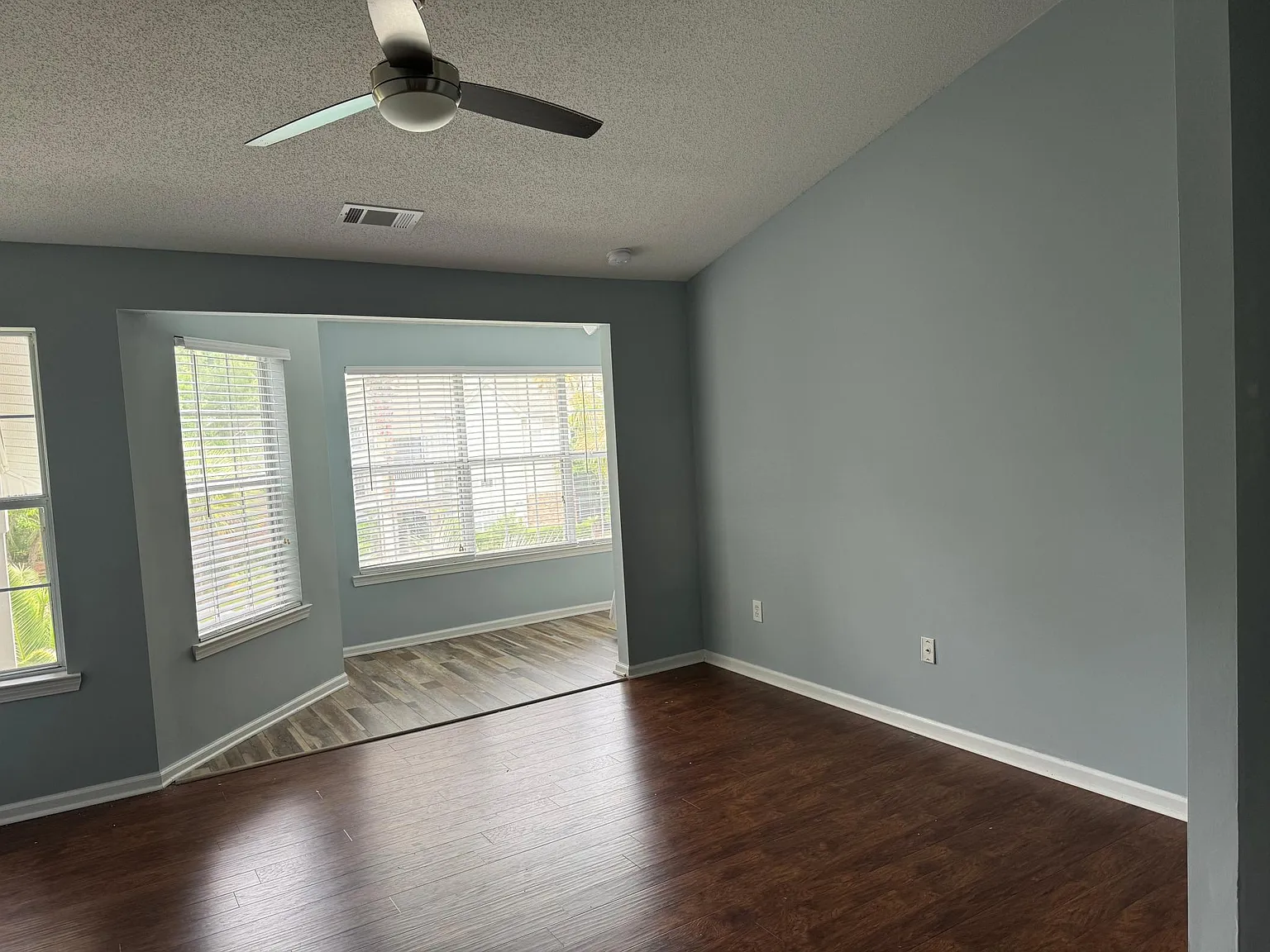 2 bed, 1051 sqft, $1,650 — Photo 2