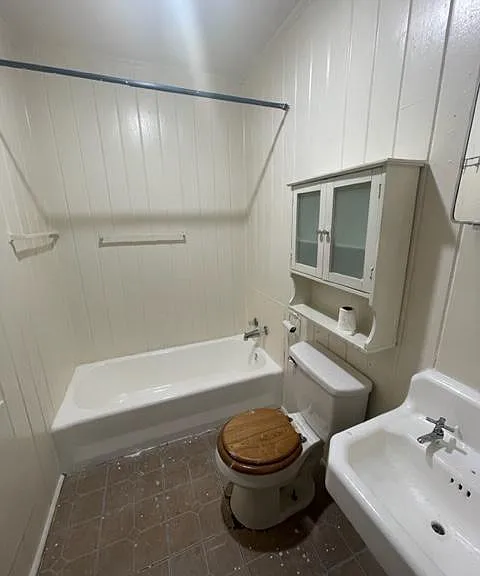 2426 Bragdon Ave #4 — Photo 2