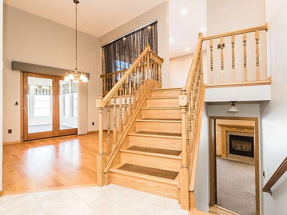 3rd image of 2572 Helmo Cir N