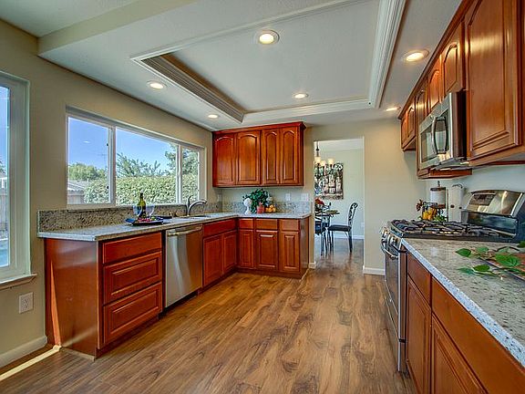 4th image of 8278 Scarlet Oak Cir