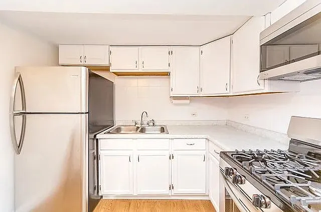 2723 N Hamlin Ave #G — Photo 4