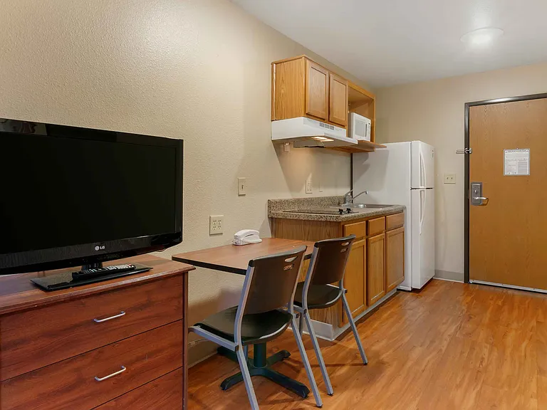 Studio Suite - 1 Full Bed