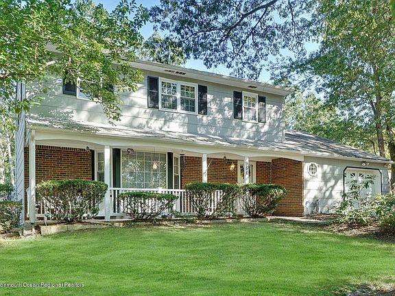 3rd image of 956 Fairview Dr