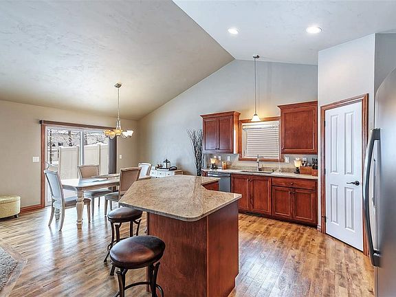 5th image of 2132 Tenmile Dr