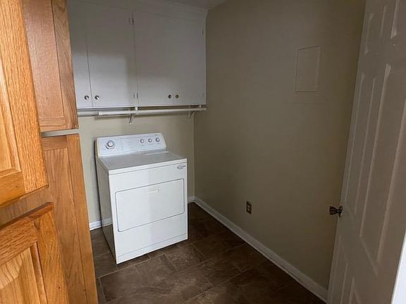 5th image of 105 Tall Pines Dr