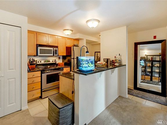 5th image of 300 10th Ave Unit A308
