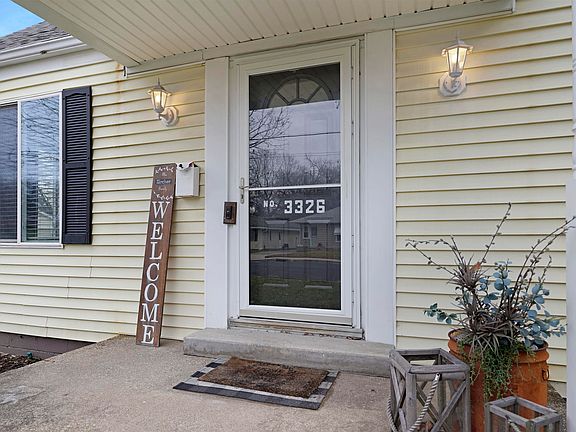 3rd image of 3326 N Peoria Ave