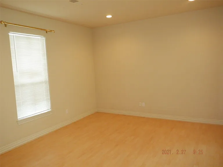 1903 Spring Cedar Ln — Photo 8