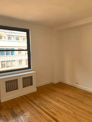 Rented by Bond New York | media 35