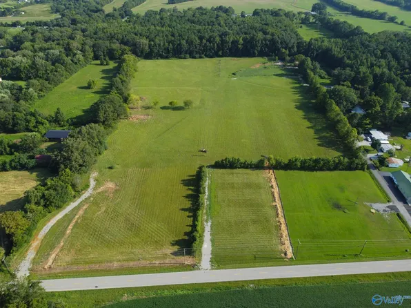 290 Little Cove Rd, Gurley, AL 35748